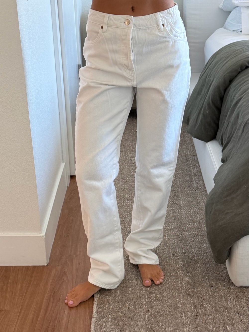Rollas White High-Rise Straight Leg Jeans - Women